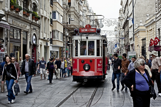 شارع الاستقلال في تقسيم اسطنبول