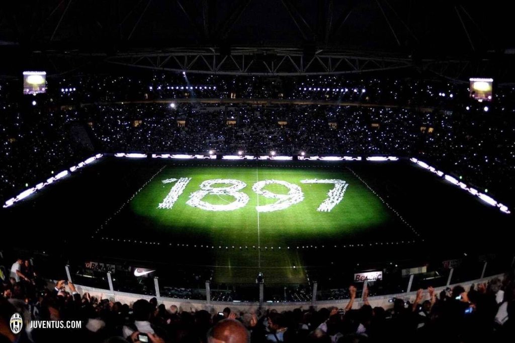 البيانكونيري: عندما يصبح الأبيض والأسود رمزًا للهيمنة