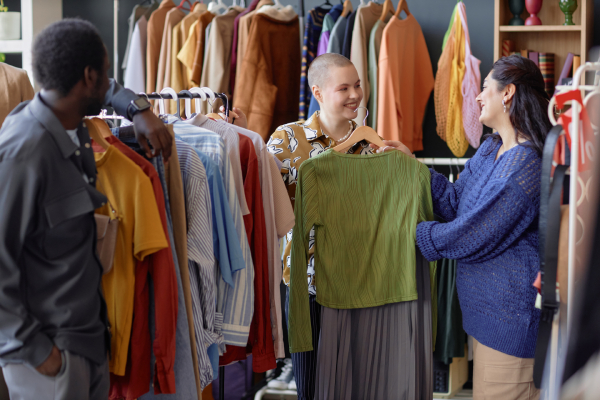 شراء ملابس تركية عبر الإنترنت